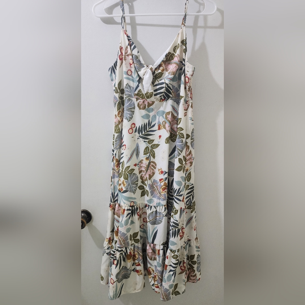 New Aakaa Foral Spaghetti Strap Dress, Size Large.